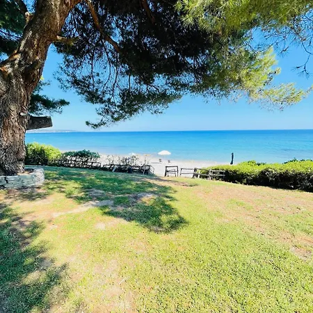 Casa vacanze Theleria Luxury Living - Beachfront Mola Kalyva