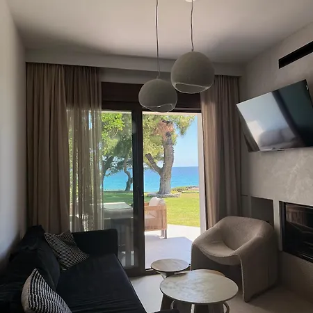 Theleria Luxury Living - Beachfront