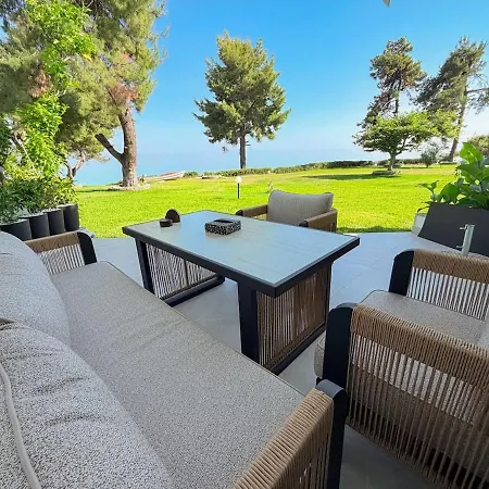 Theleria Luxury Living - Beachfront Casa vacanze Mola Kalyva
